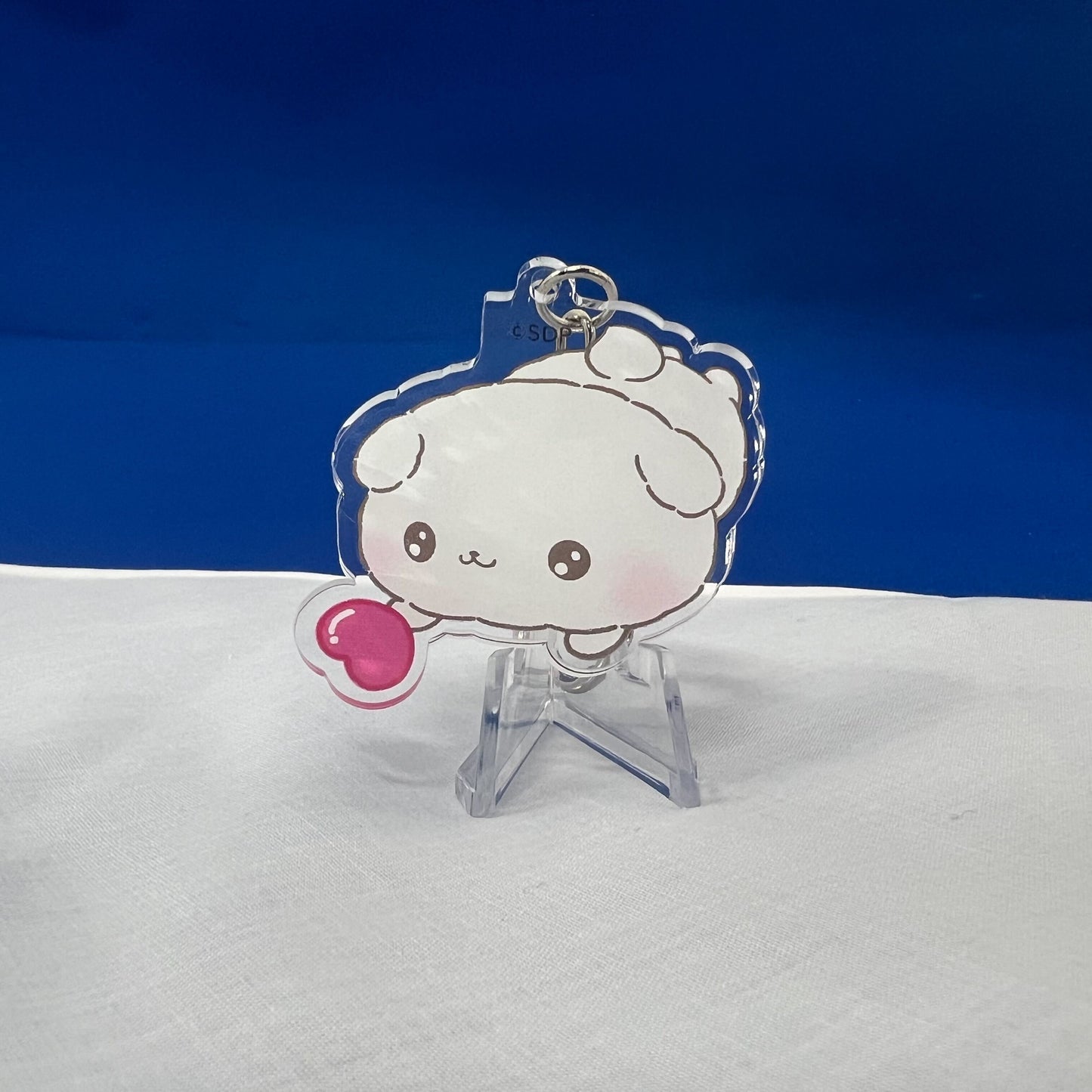 ふわりんましゅ アクリルキーホルダー(ハートを拾うましゅ)